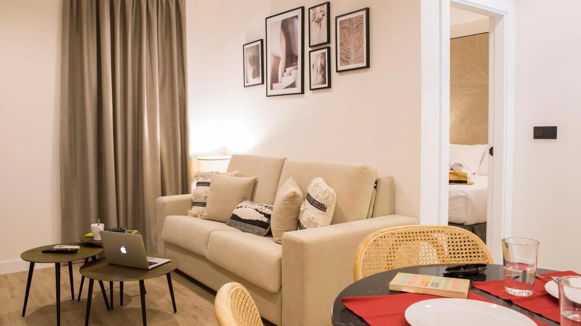 Apartamentos Málaga Premium - Calle San Telmo Spagna